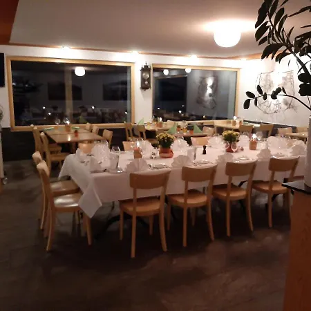 Hotel Avers *
