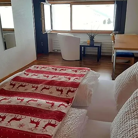 Avers Hotel *