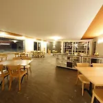 ホテル Avers Am Bach